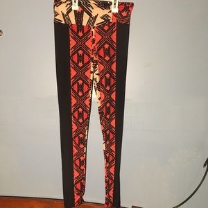 Polyester/spandex leggings